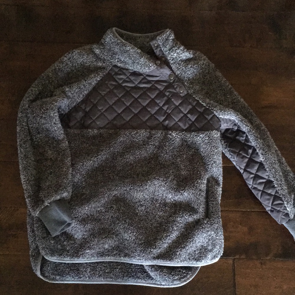 Grey quilted sweatshirt size large